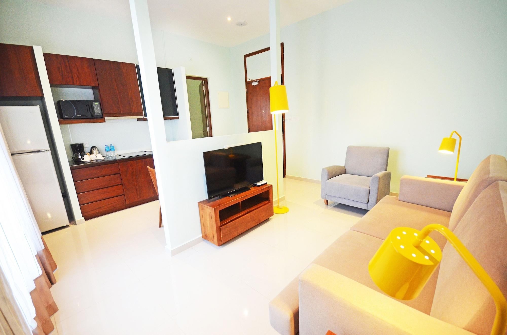 โอเชียน เอดจ์ สวีท แอนด์ โฮเทล โคลอมโบ Hotel ภายนอก รูปภาพ