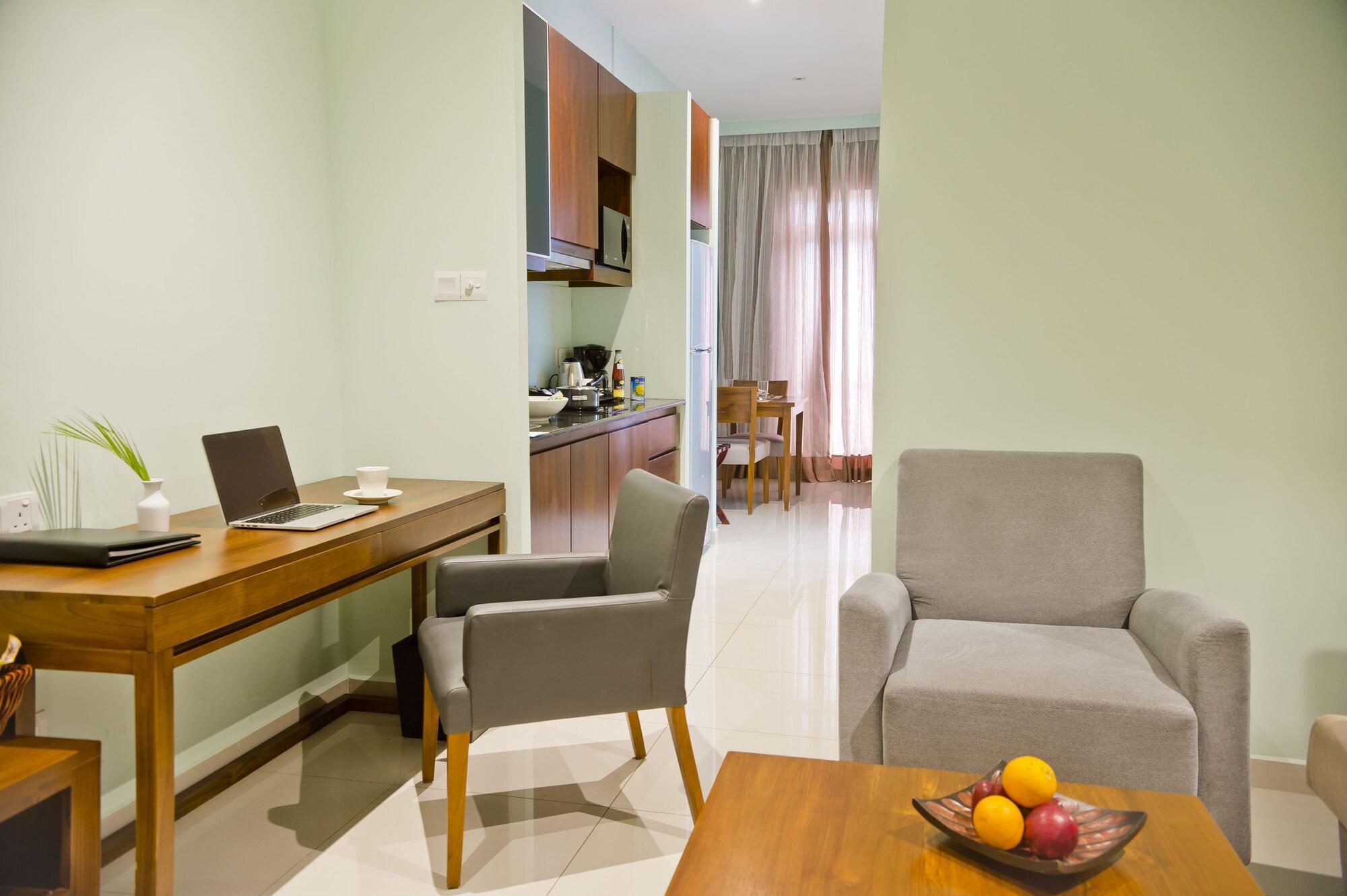 โอเชียน เอดจ์ สวีท แอนด์ โฮเทล โคลอมโบ Hotel ภายนอก รูปภาพ