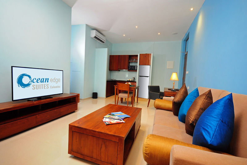 โอเชียน เอดจ์ สวีท แอนด์ โฮเทล โคลอมโบ Hotel ภายนอก รูปภาพ