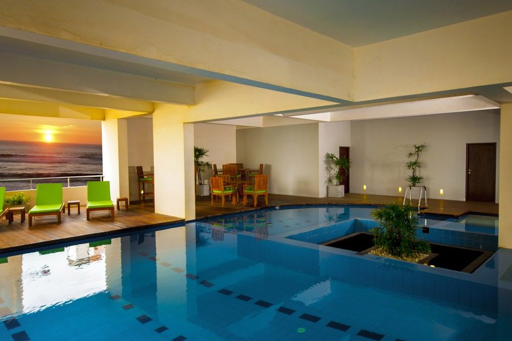 โอเชียน เอดจ์ สวีท แอนด์ โฮเทล โคลอมโบ Hotel ภายนอก รูปภาพ