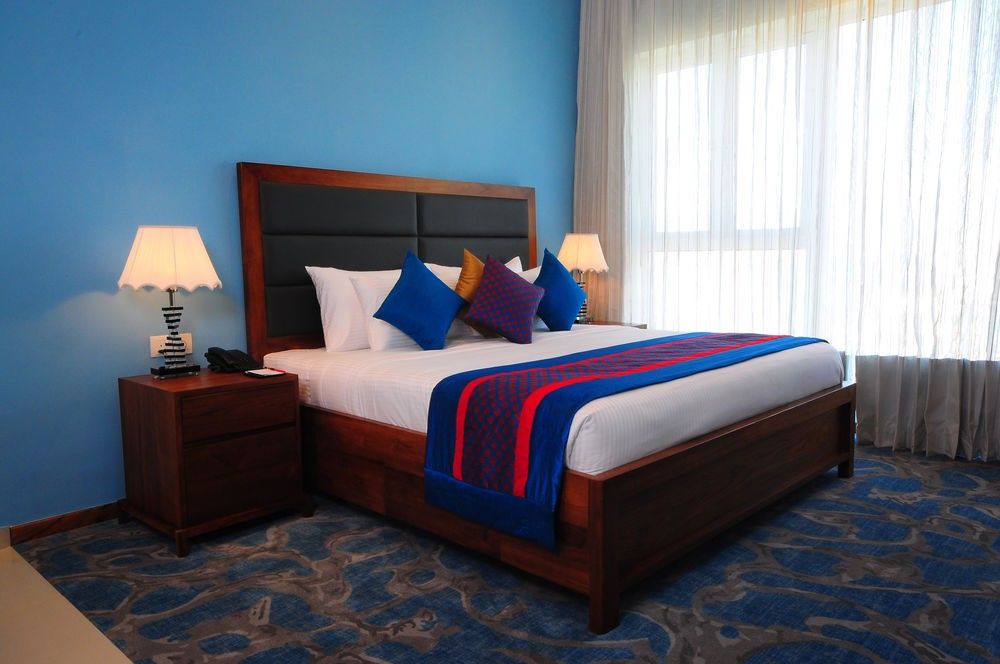 โอเชียน เอดจ์ สวีท แอนด์ โฮเทล โคลอมโบ Hotel ภายนอก รูปภาพ