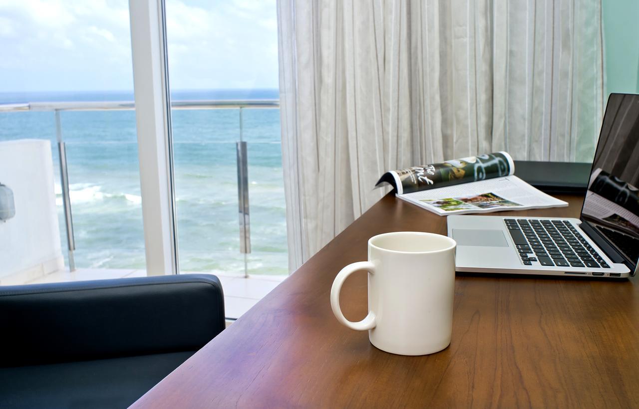 โอเชียน เอดจ์ สวีท แอนด์ โฮเทล โคลอมโบ Hotel ภายนอก รูปภาพ
