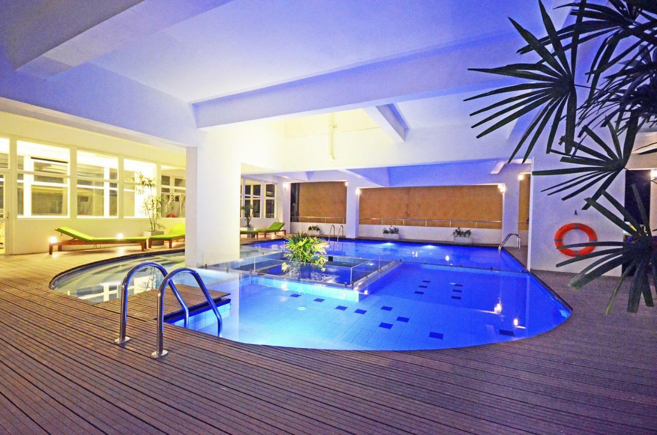 โอเชียน เอดจ์ สวีท แอนด์ โฮเทล โคลอมโบ Hotel ภายนอก รูปภาพ